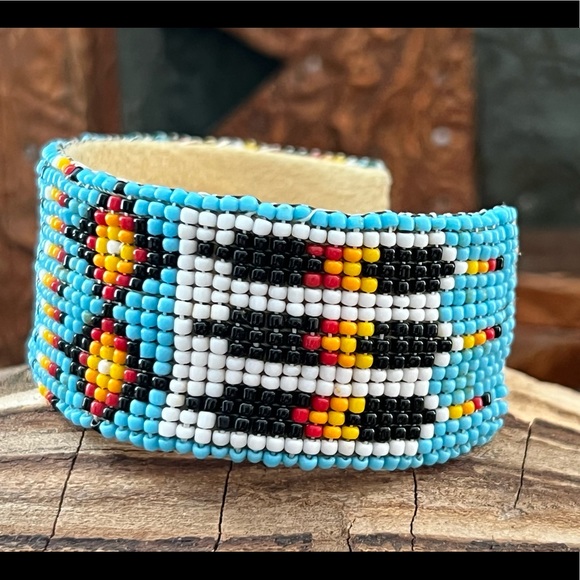 Native American Beaded Bracelet - Picture 3 of 13